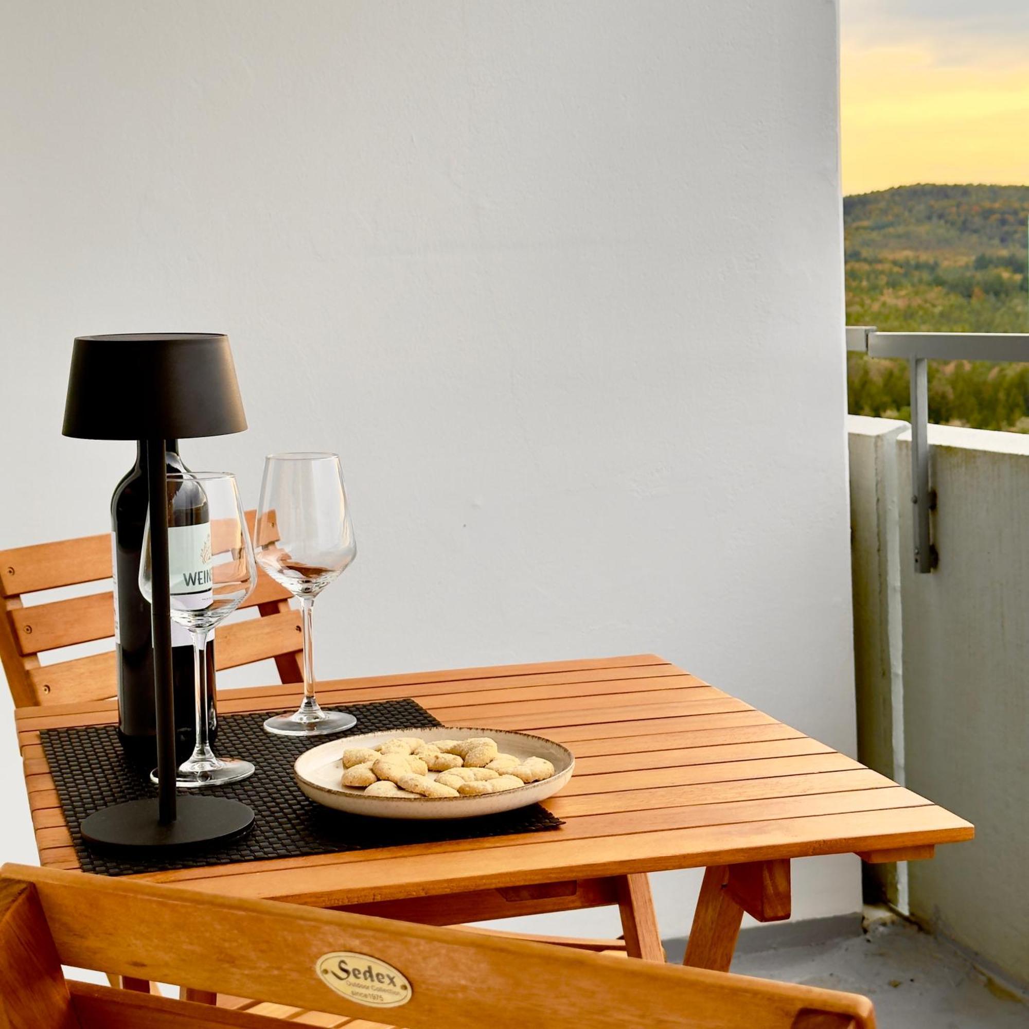 M&D Apartments Naehe Stadion Mit Balkon - Netflix - Kueche - Sunset View Καϊζερσλάουτερν Εξωτερικό φωτογραφία